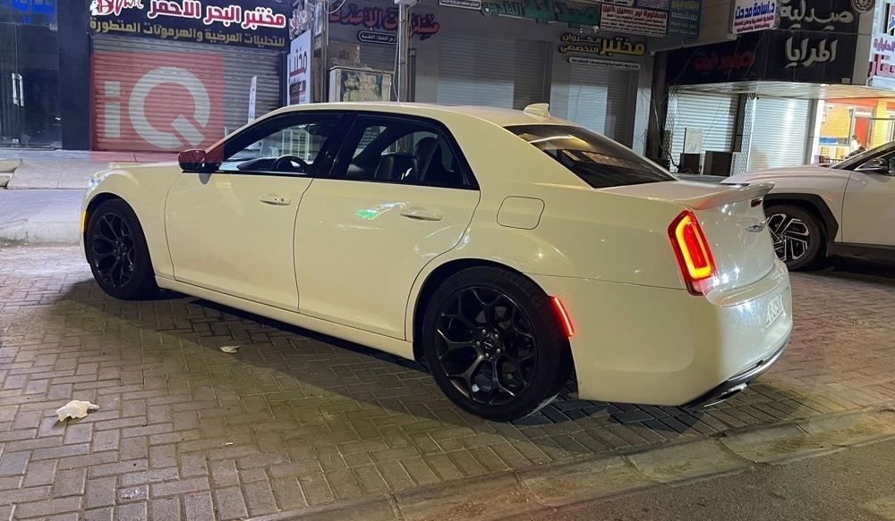 كرايسلر 300